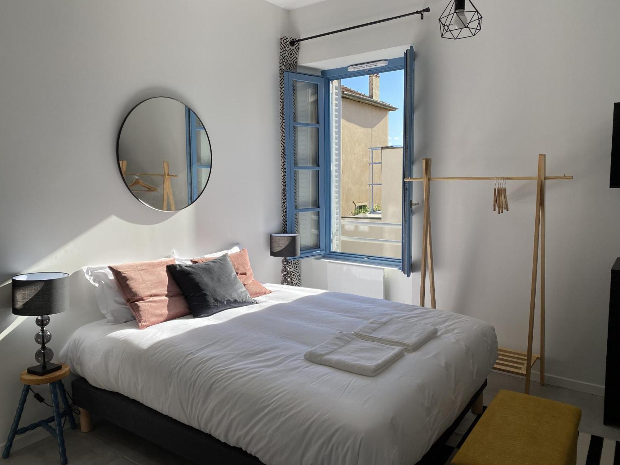 Le Jules Appart'Hotel Romans-sur-Isère Pokój zdjęcie