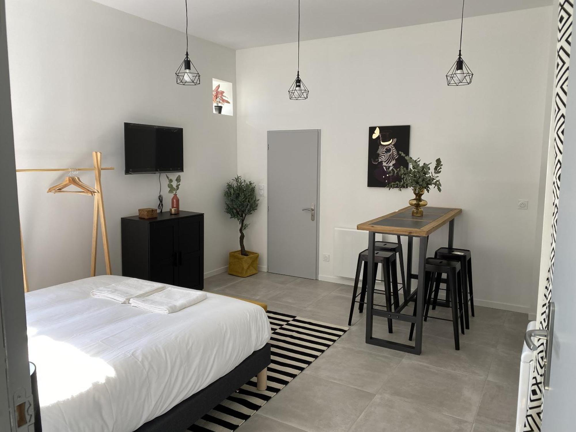 Le Jules Appart'Hotel Romans-sur-Isère Pokój zdjęcie